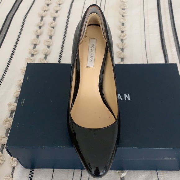 Cole Haan patent leather, size 5.5 heel - Picture 2 of 4
